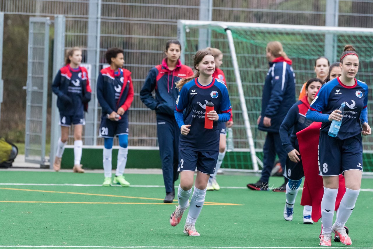 Bild 178 - wBJ VfL Pinneberg - St. Pauli : Ergebnis: 7:0 (Abbruch)